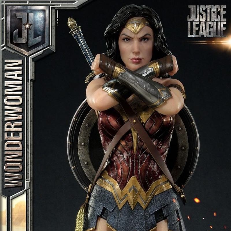Wonder Woman - Justice League - 1/3 Scale Statue