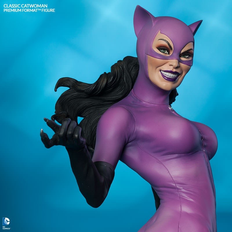 Classic Catwoman - Premium Format Statue