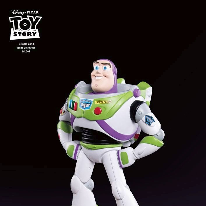 Buzz Lightyear - Toy Story 3 - Miracle Land Statue