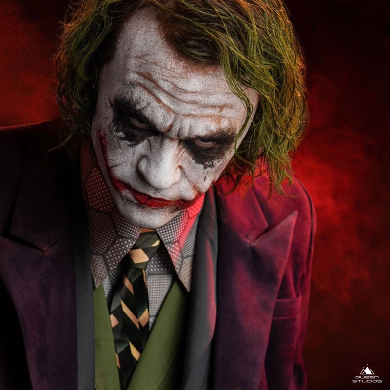 The Joker - The Dark Knight - Life-Size Statue