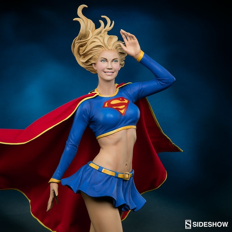 Supergirl - DC Comics - Premium Format Statue