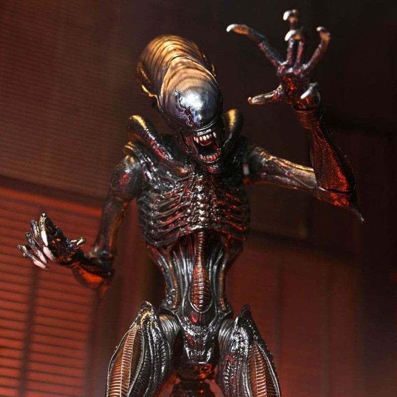 Scorched Xenomorph - Alien: Romulus - Ultimate Actionfigur