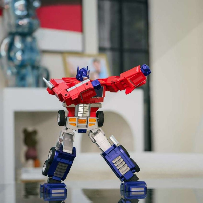 Elite Optimus Prime - Transformers - Interaktiver & selbst-verwandelnder Roboter