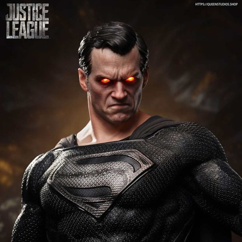 Superman Black Suit Version - Justice League - 1/3 Scale Statue