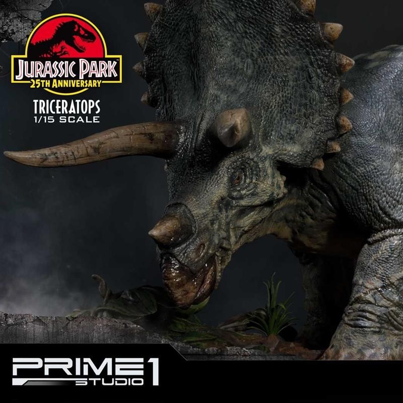 Triceratops - Jurassic Park - 1/15 Scale Polystone Statue