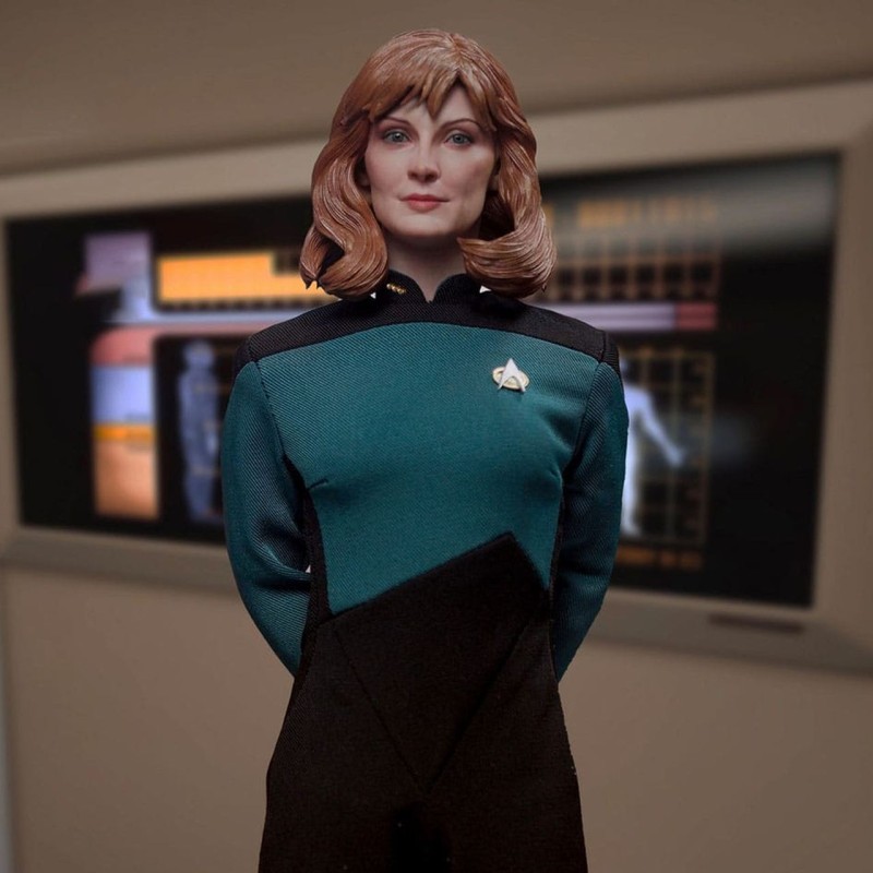 Dr. Beverly Crusher - Star Trek: The Next Generation - 1/6 Scale Figur